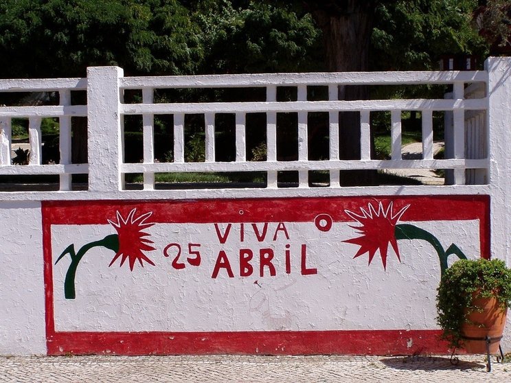 mural_25_Abril