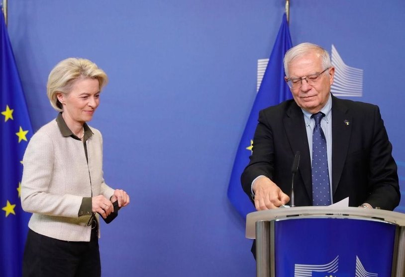 Ursula von der Leyen y Josep Borrell